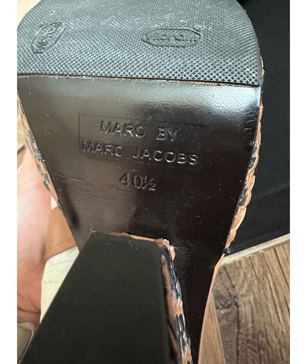 MARC BY MARC JACOBS Горчичные кожаные босоножки, фото 7