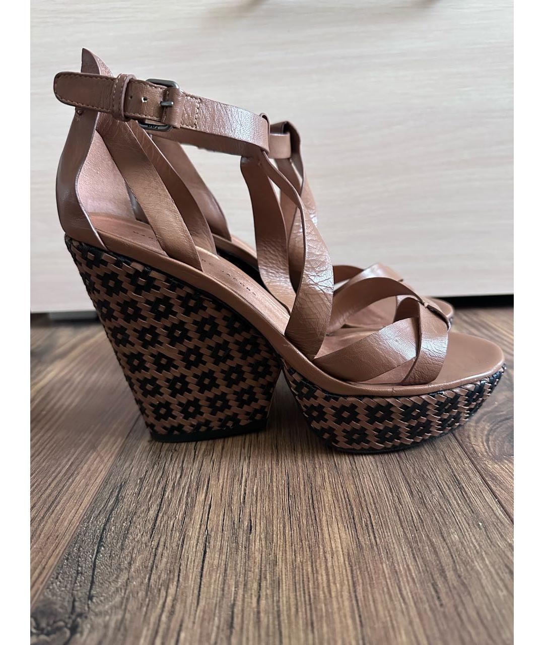 MARC BY MARC JACOBS Горчичные кожаные босоножки, фото 8