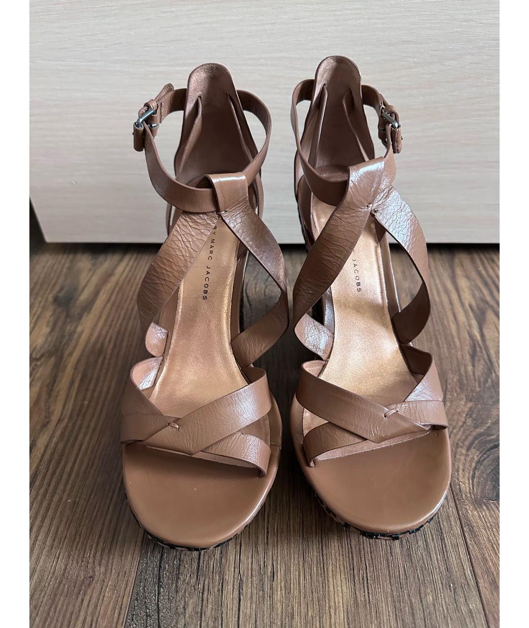 MARC BY MARC JACOBS Горчичные кожаные босоножки, фото 2