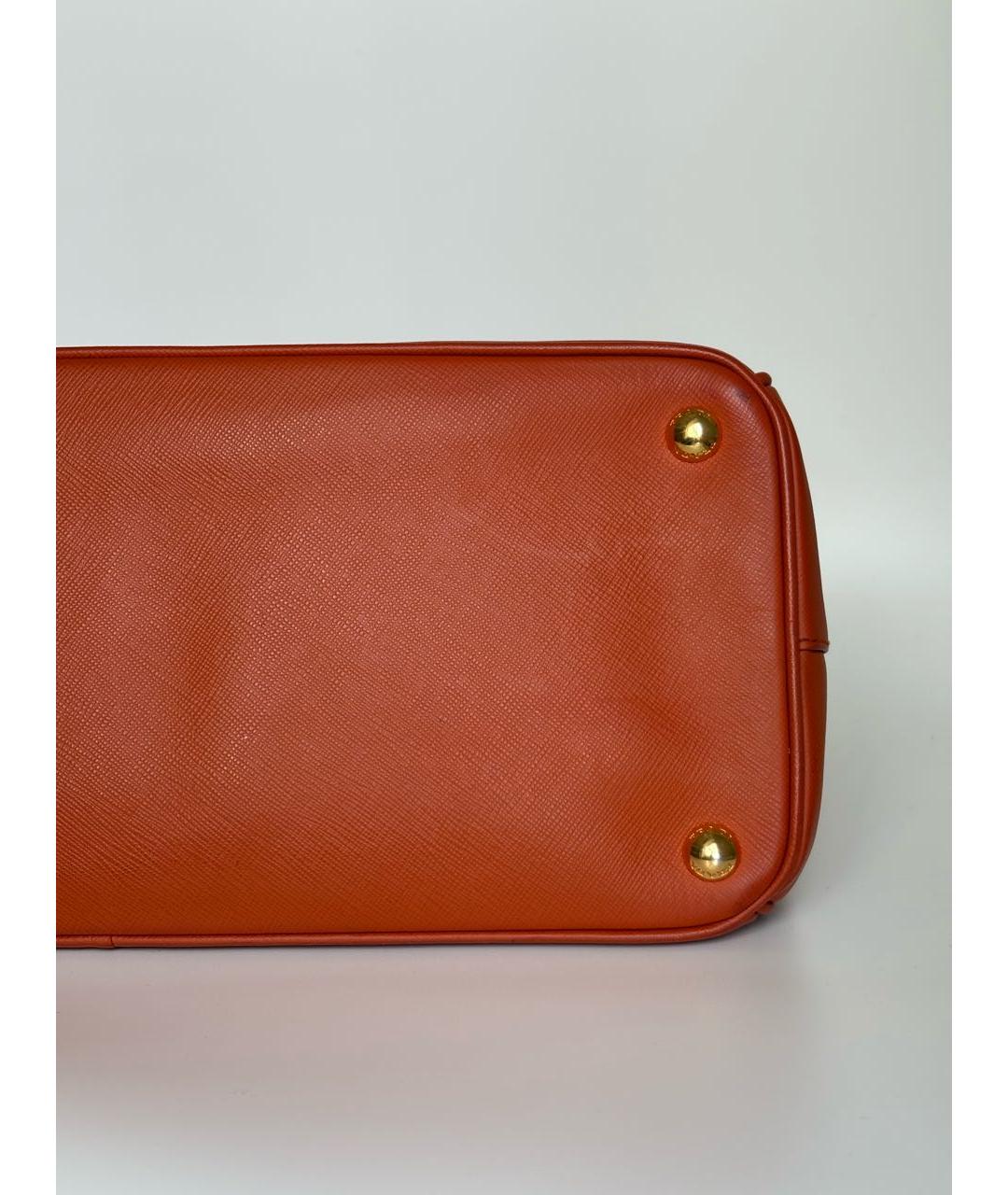 PRADA Оранжевая кожаная сумка с короткими ручками, фото 7