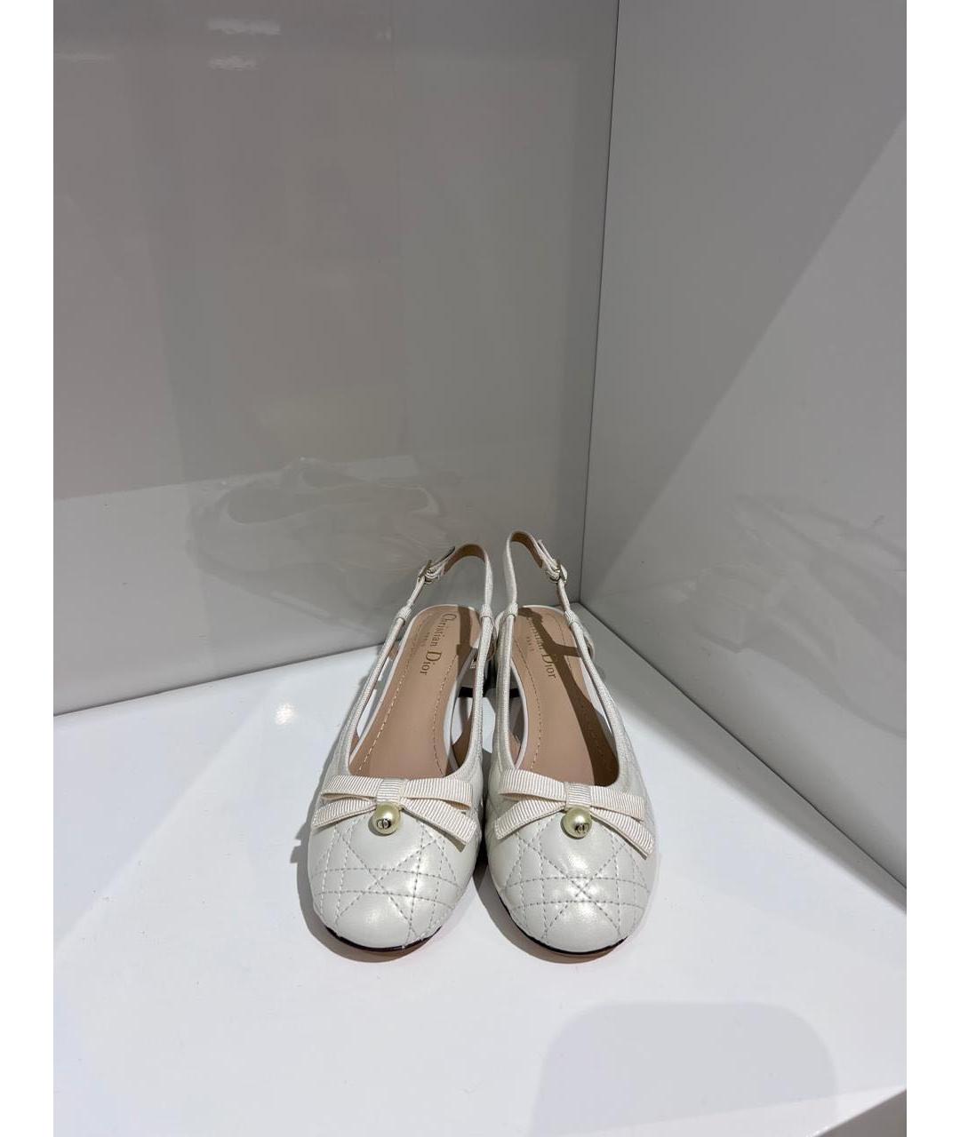 CHRISTIAN DIOR Белые кожаные босоножки, фото 2