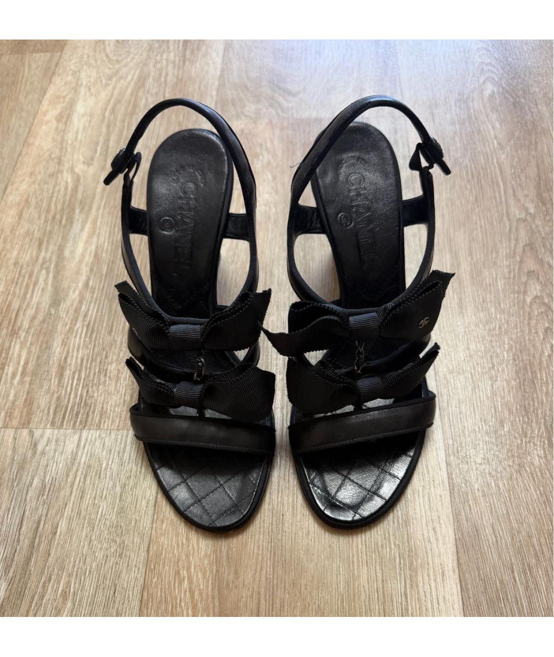 CHANEL Черные кожаные босоножки, фото 2