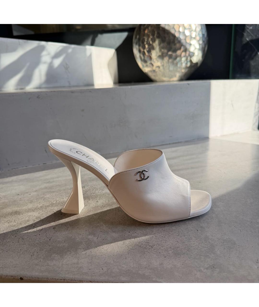 CHANEL Белые кожаные сабо, фото 6