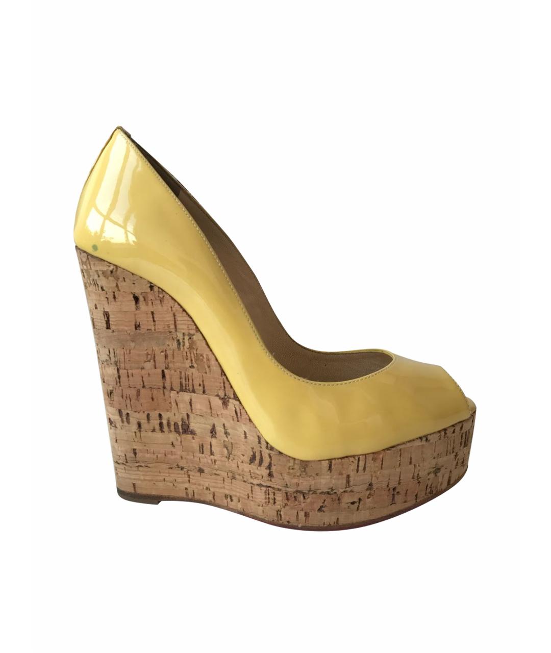 CHRISTIAN LOUBOUTIN Желтые туфли из лакированной кожи, фото 1