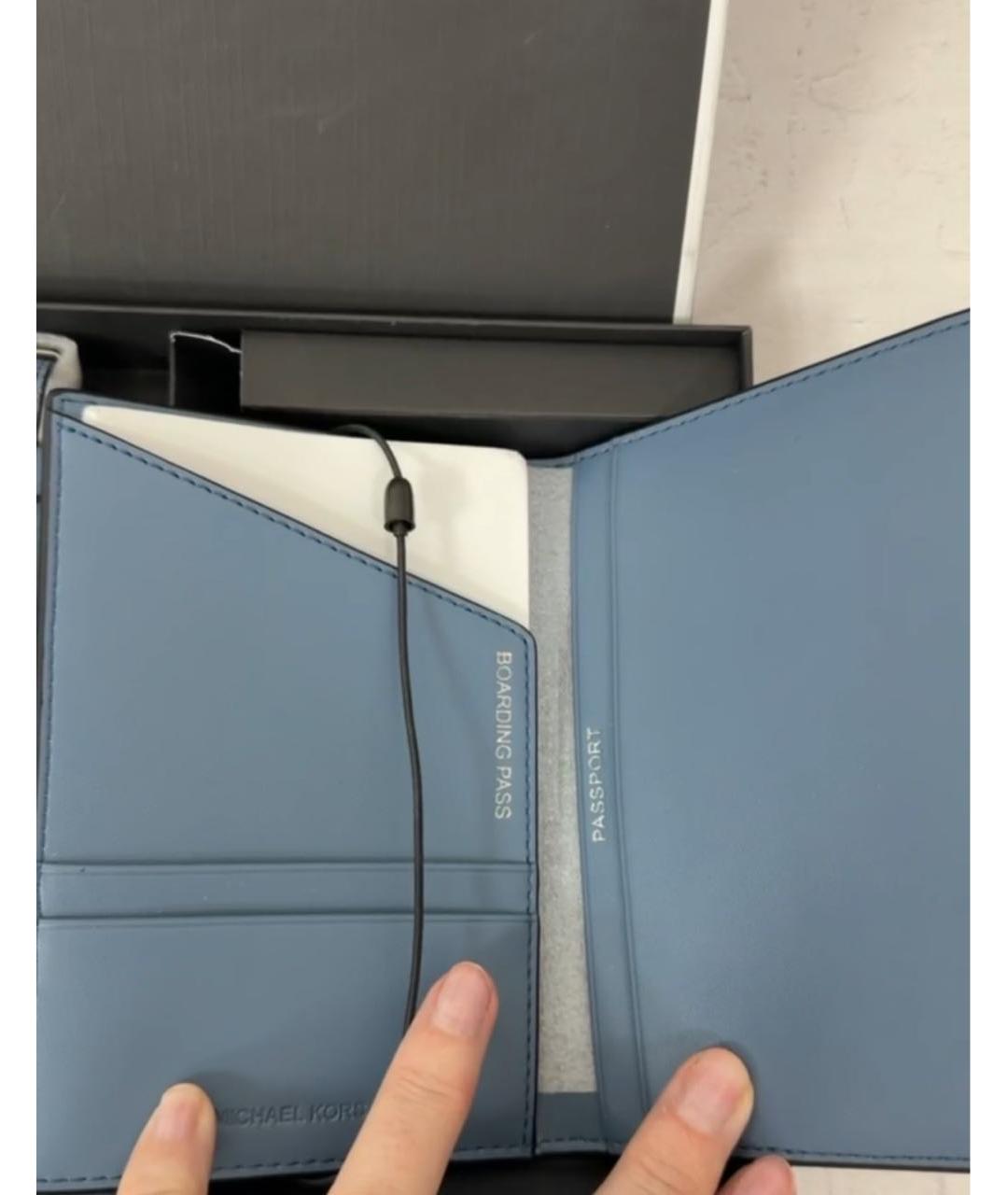 MICHAEL KORS Голубой брелок, фото 3