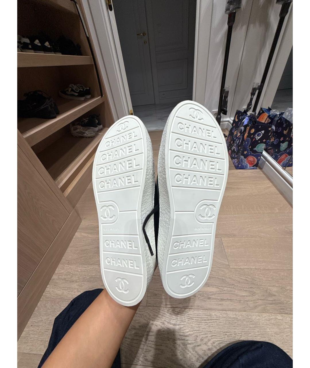 CHANEL Черные кеды из лакированной кожи, фото 7