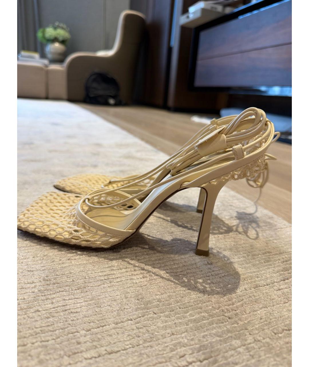 BOTTEGA VENETA Бежевые кожаные туфли, фото 4