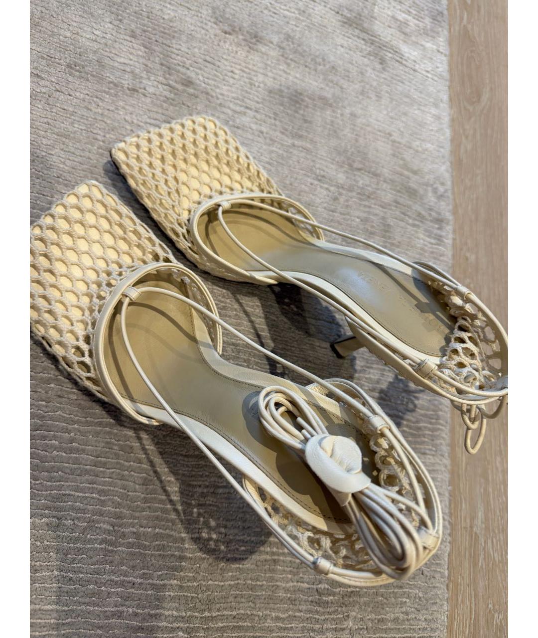 BOTTEGA VENETA Бежевые кожаные туфли, фото 5