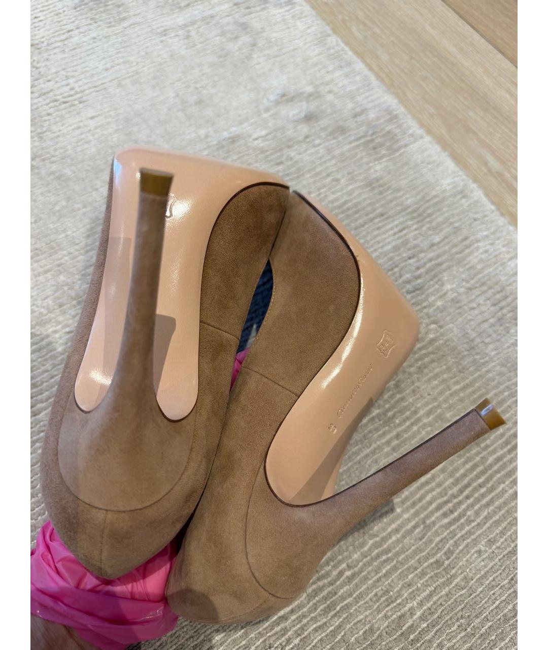 GIANVITO ROSSI Бежевые замшевые туфли, фото 6