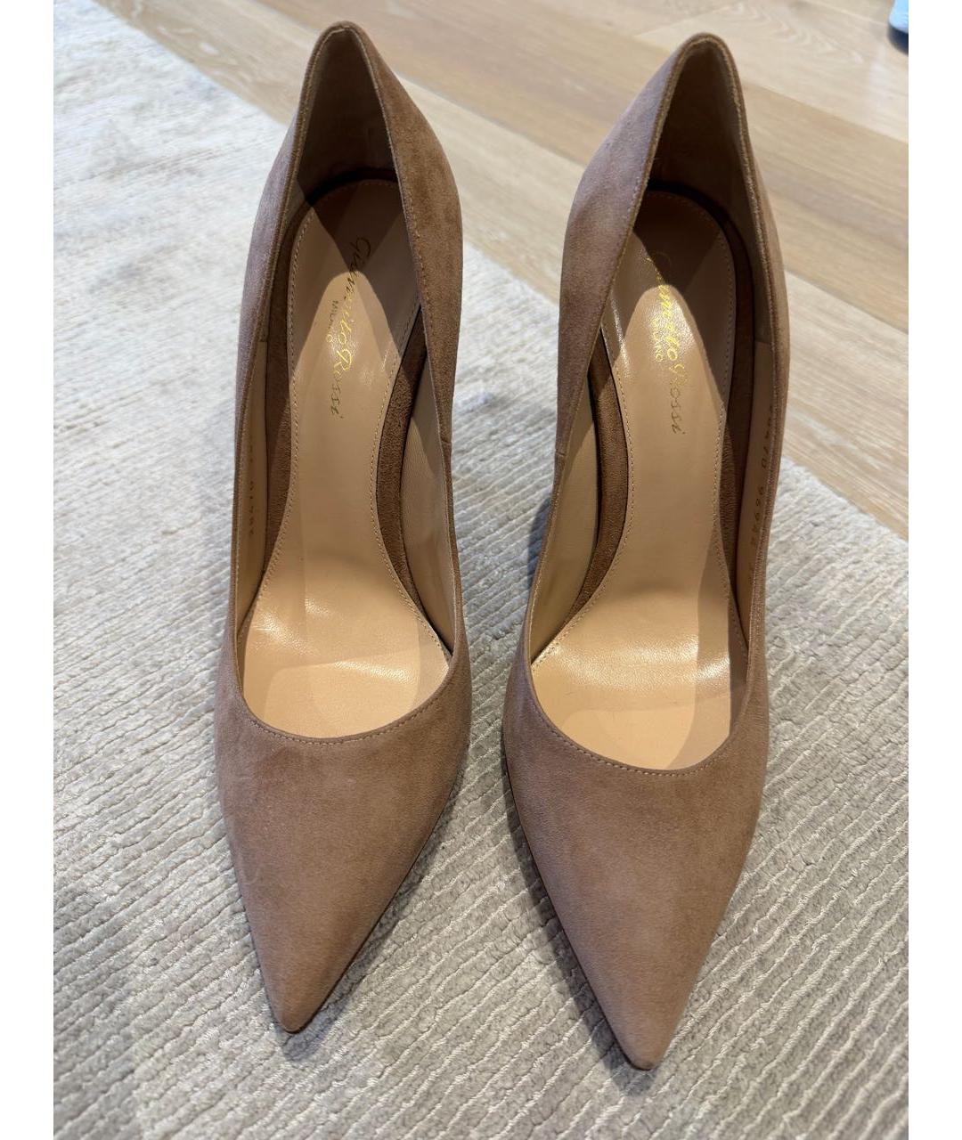 GIANVITO ROSSI Бежевые замшевые туфли, фото 2