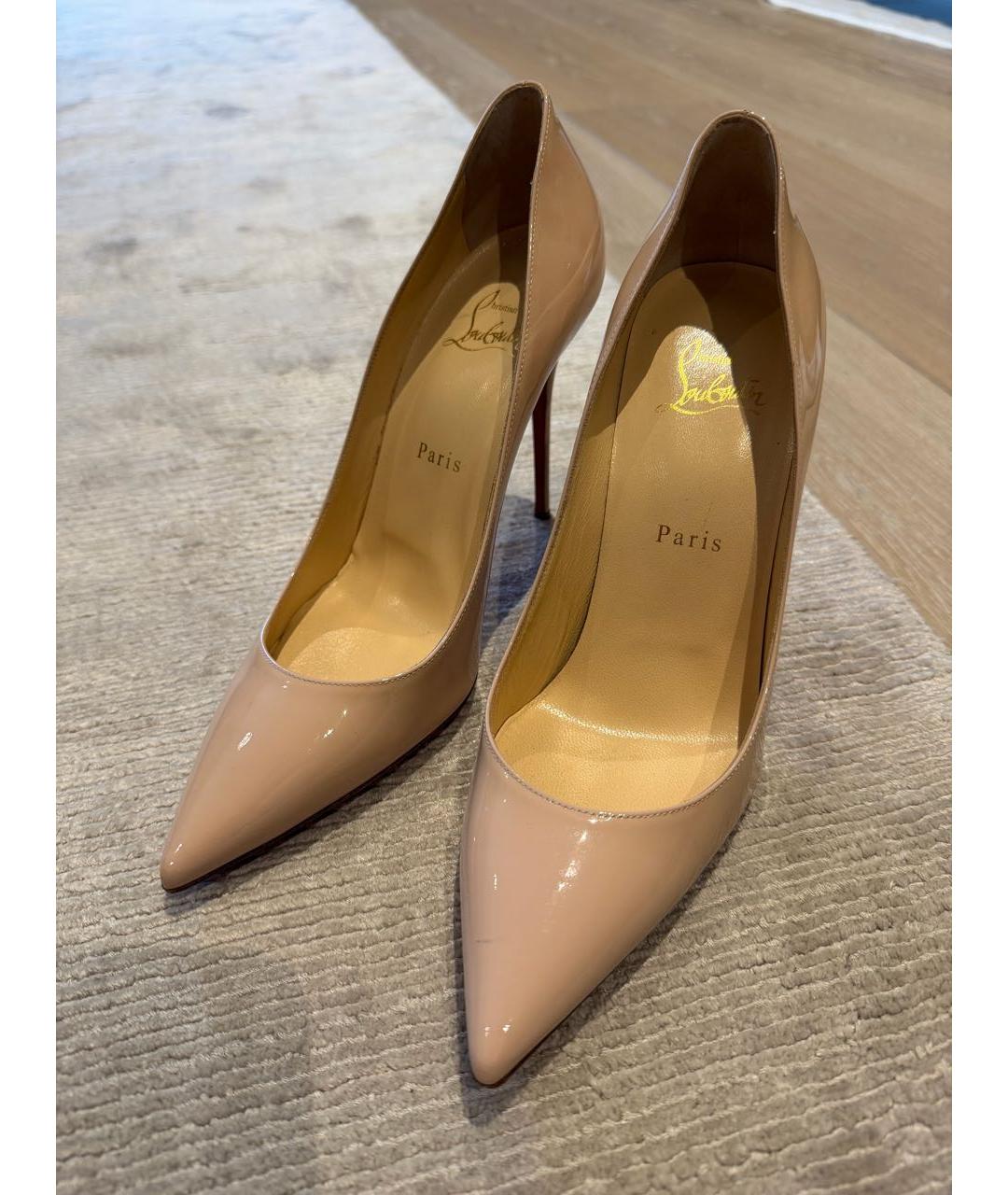 CHRISTIAN LOUBOUTIN Бежевые туфли из лакированной кожи, фото 2