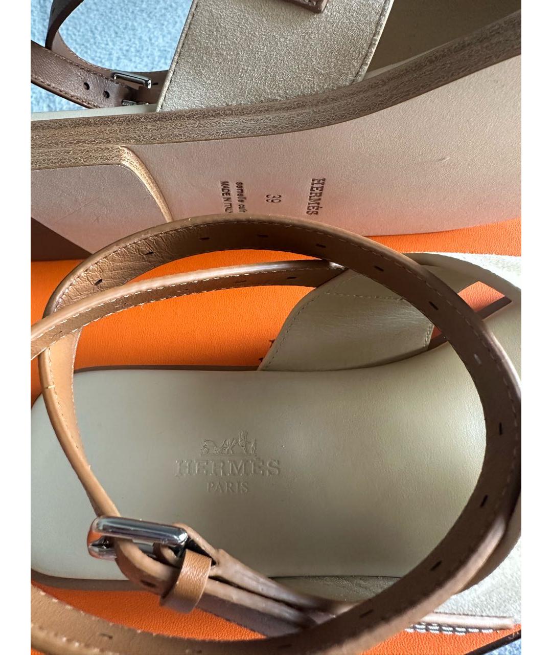 HERMES Бежевые замшевые сандалии, фото 3