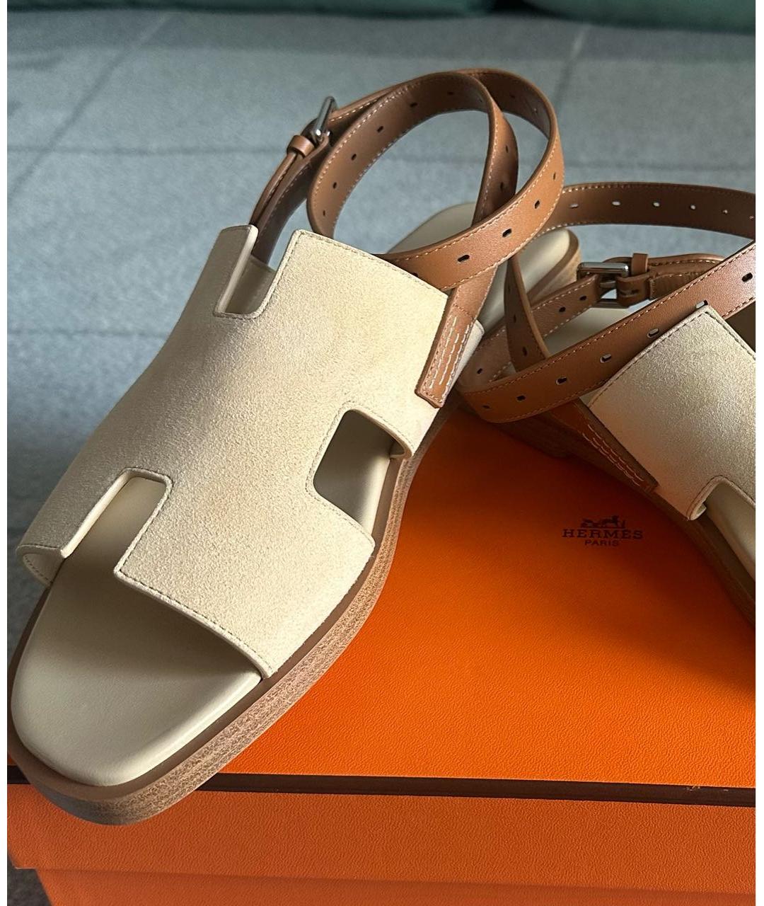 HERMES Бежевые замшевые сандалии, фото 5