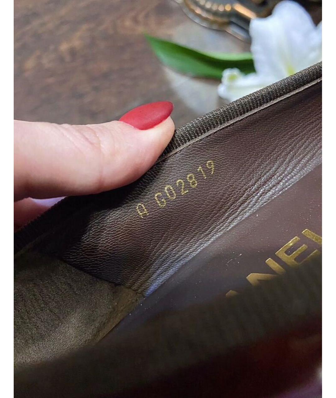 CHANEL Коричневые балетки из лакированной кожи, фото 8