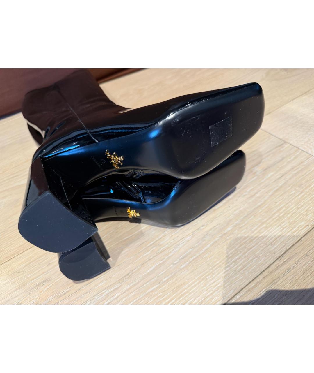 PRADA Черные сапоги из лакированной кожи, фото 5