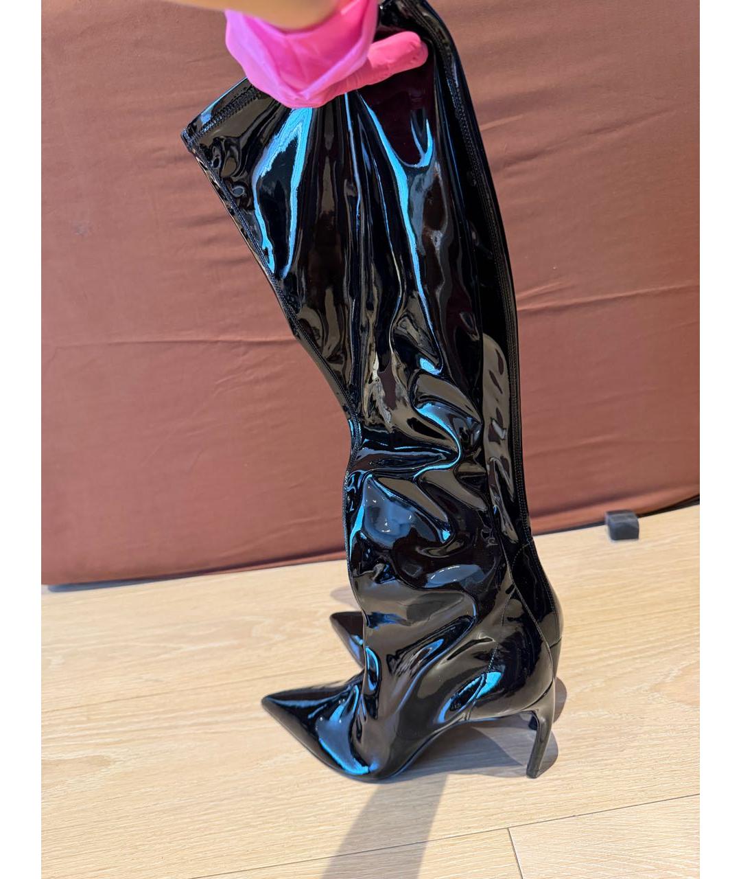 FERRAGAMO Черные сапоги из лакированной кожи, фото 5