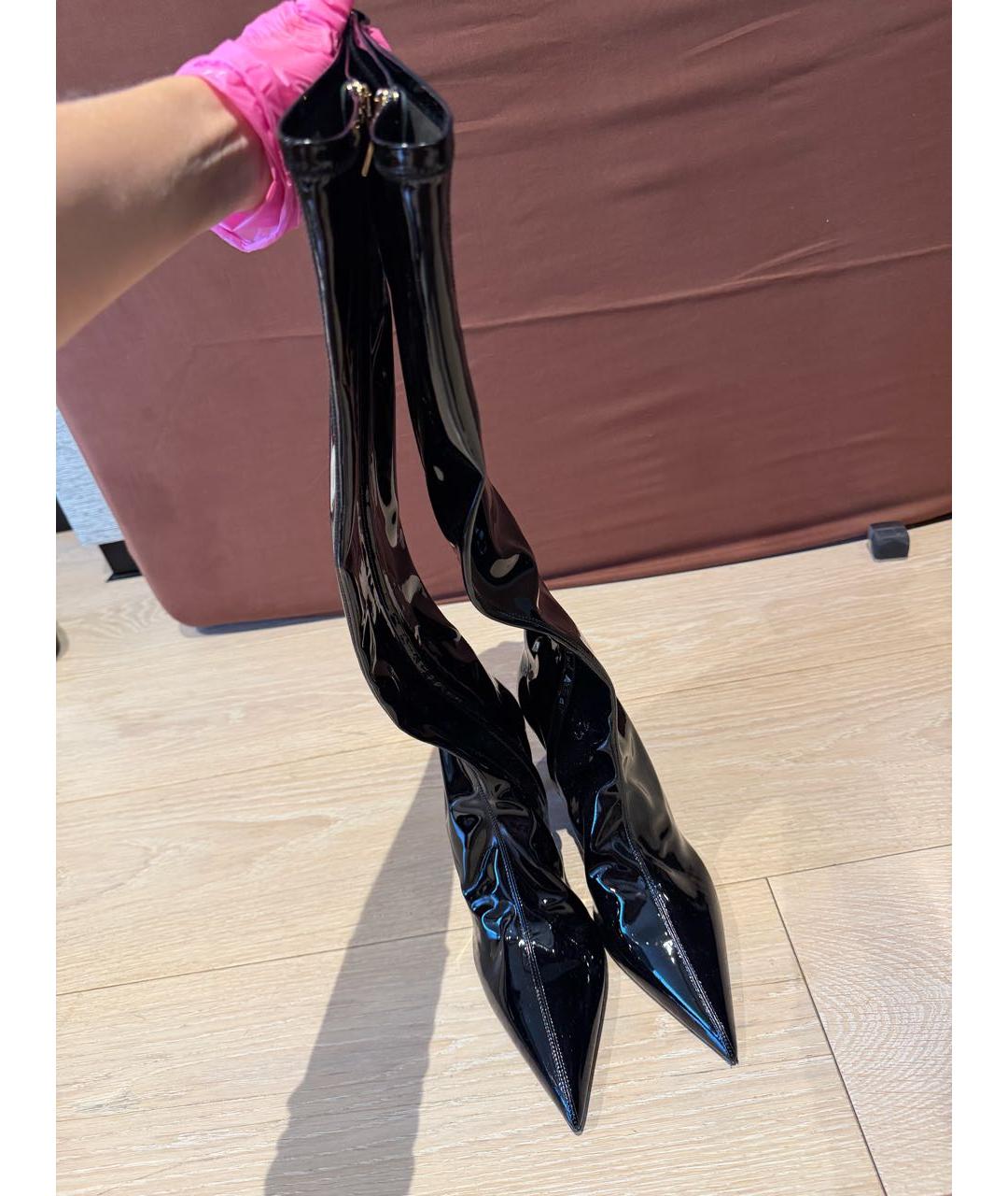 FERRAGAMO Черные сапоги из лакированной кожи, фото 2