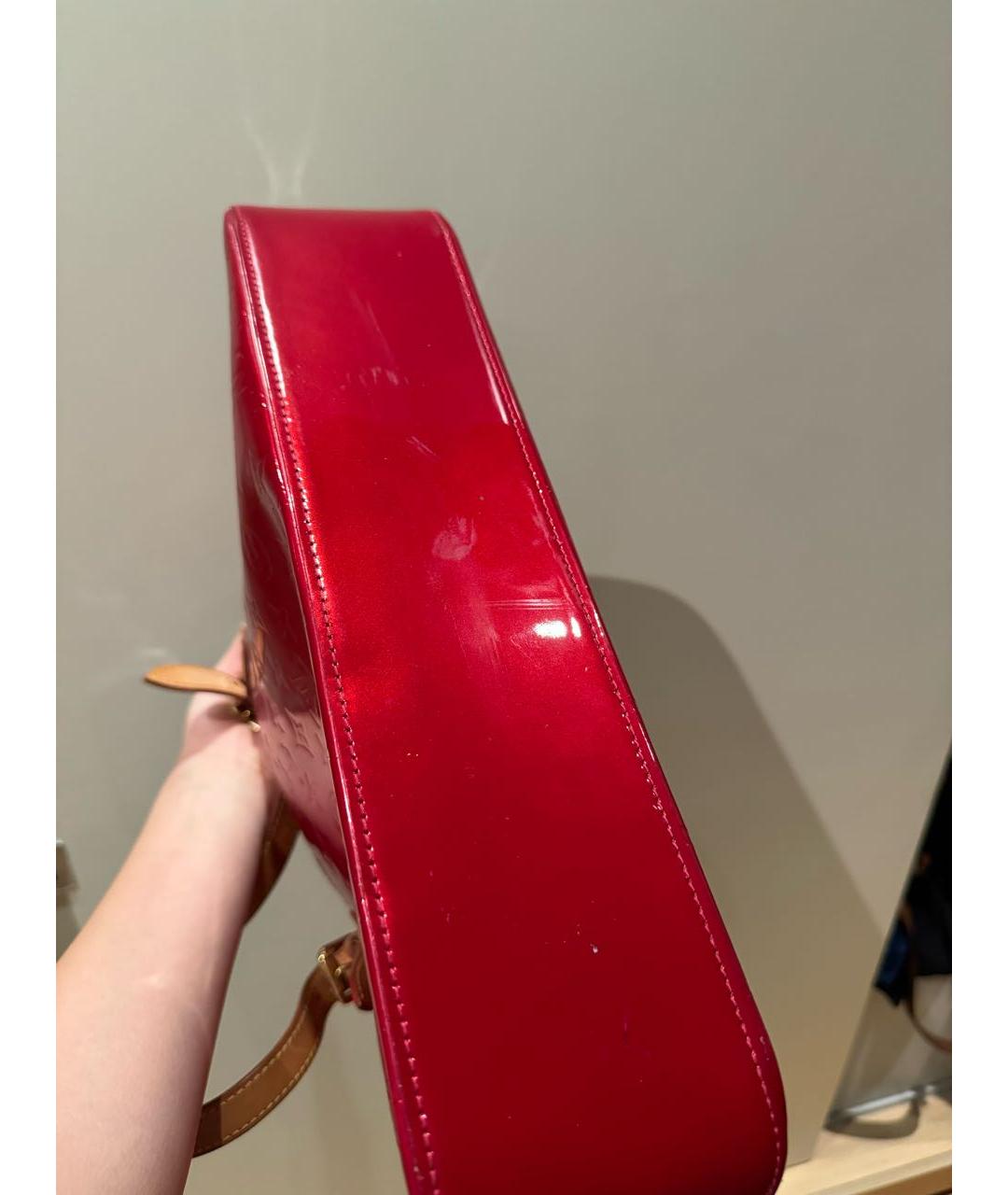 LOUIS VUITTON Красная сумка тоут из лакированной кожи, фото 5