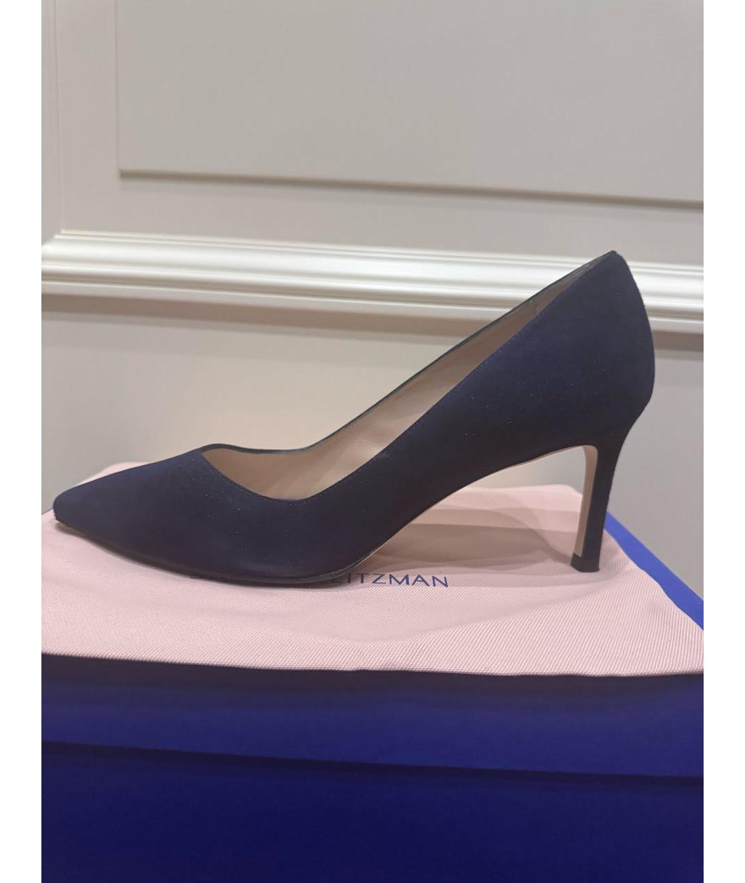 STUART WEITZMAN Темно-синие замшевые лодочки на низком каблуке, фото 8
