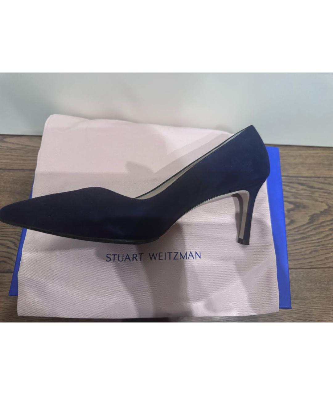 STUART WEITZMAN Темно-синие замшевые лодочки на низком каблуке, фото 6