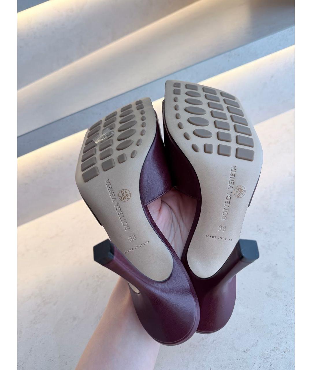 BOTTEGA VENETA Бордовые кожаные мюли, фото 5