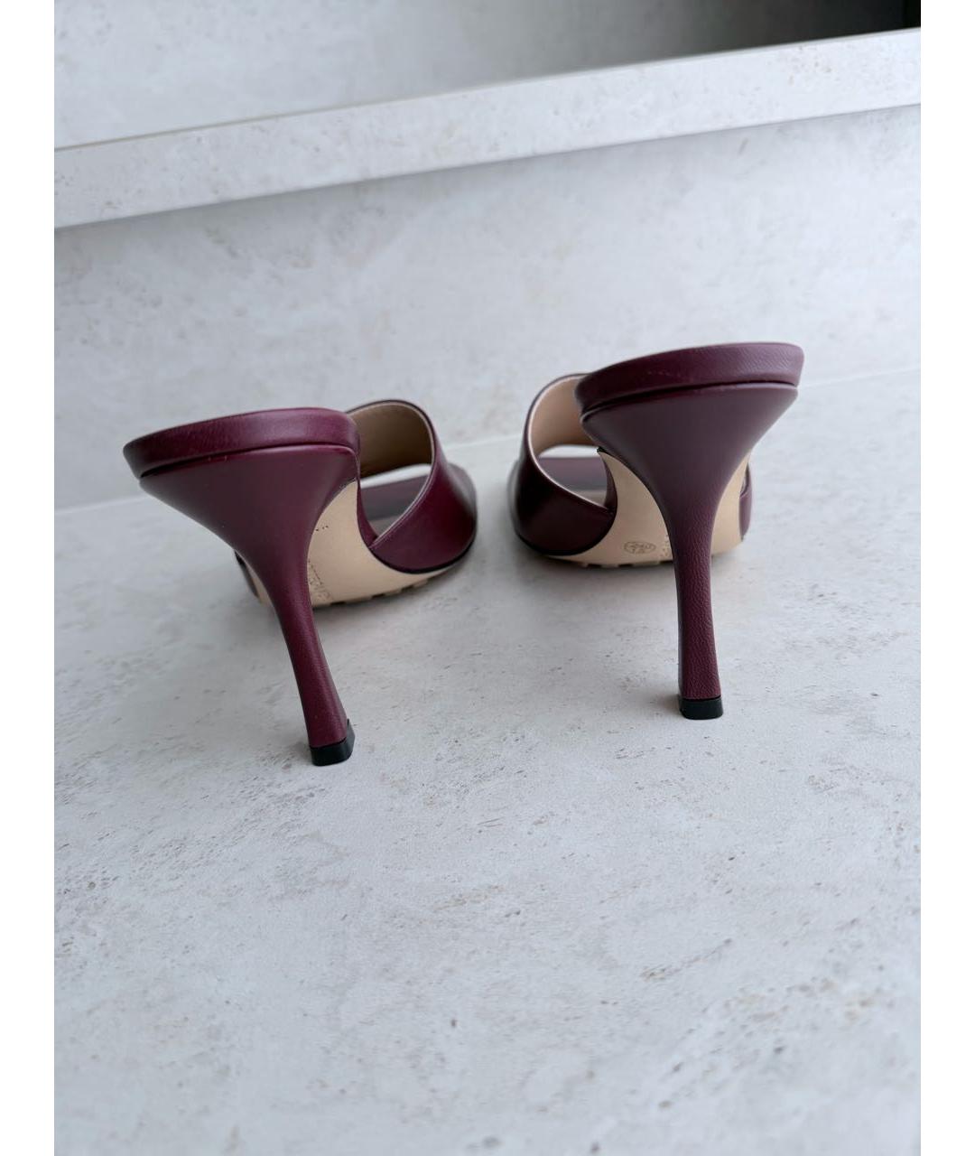 BOTTEGA VENETA Бордовые кожаные мюли, фото 4