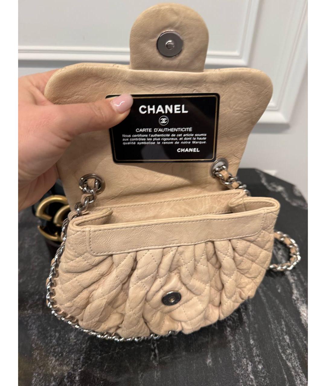 CHANEL Бежевая кожаная сумка через плечо, фото 3