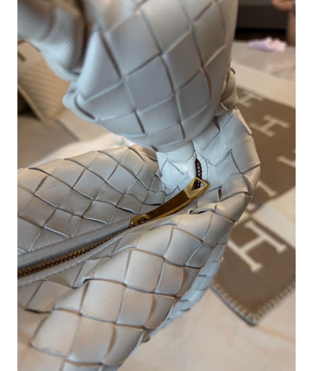 BOTTEGA VENETA Белая кожаная сумка с короткими ручками, фото 5