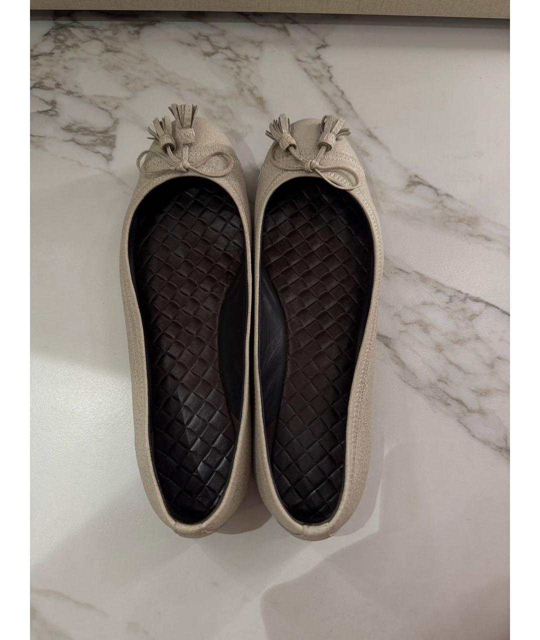 BOTTEGA VENETA Бежевые кожаные балетки, фото 3