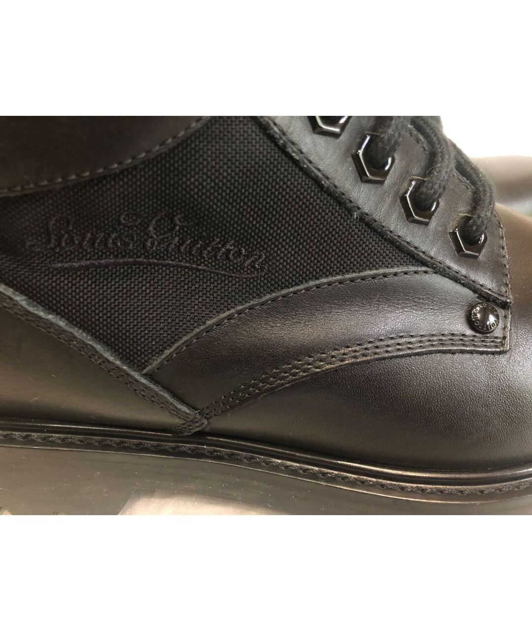 LOUIS VUITTON PRE-OWNED Черные кожаные низкие ботинки, фото 6