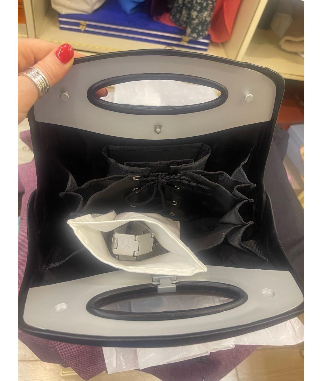 CHANEL Черная кожаная сумка с короткими ручками, фото 4