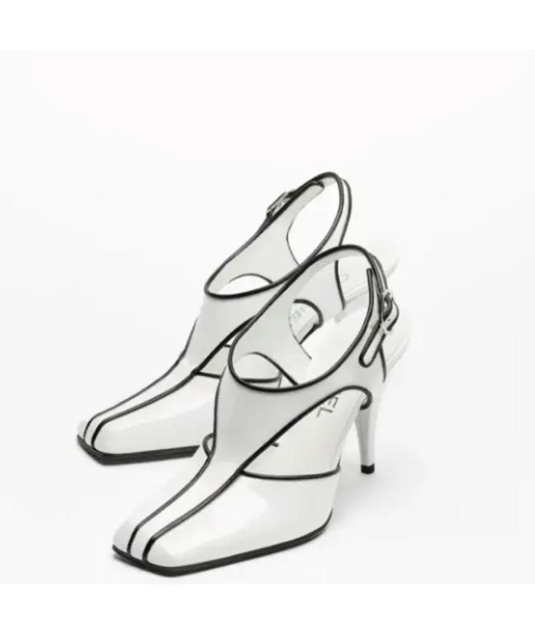 CHANEL Белые туфли из лакированной кожи, фото 2