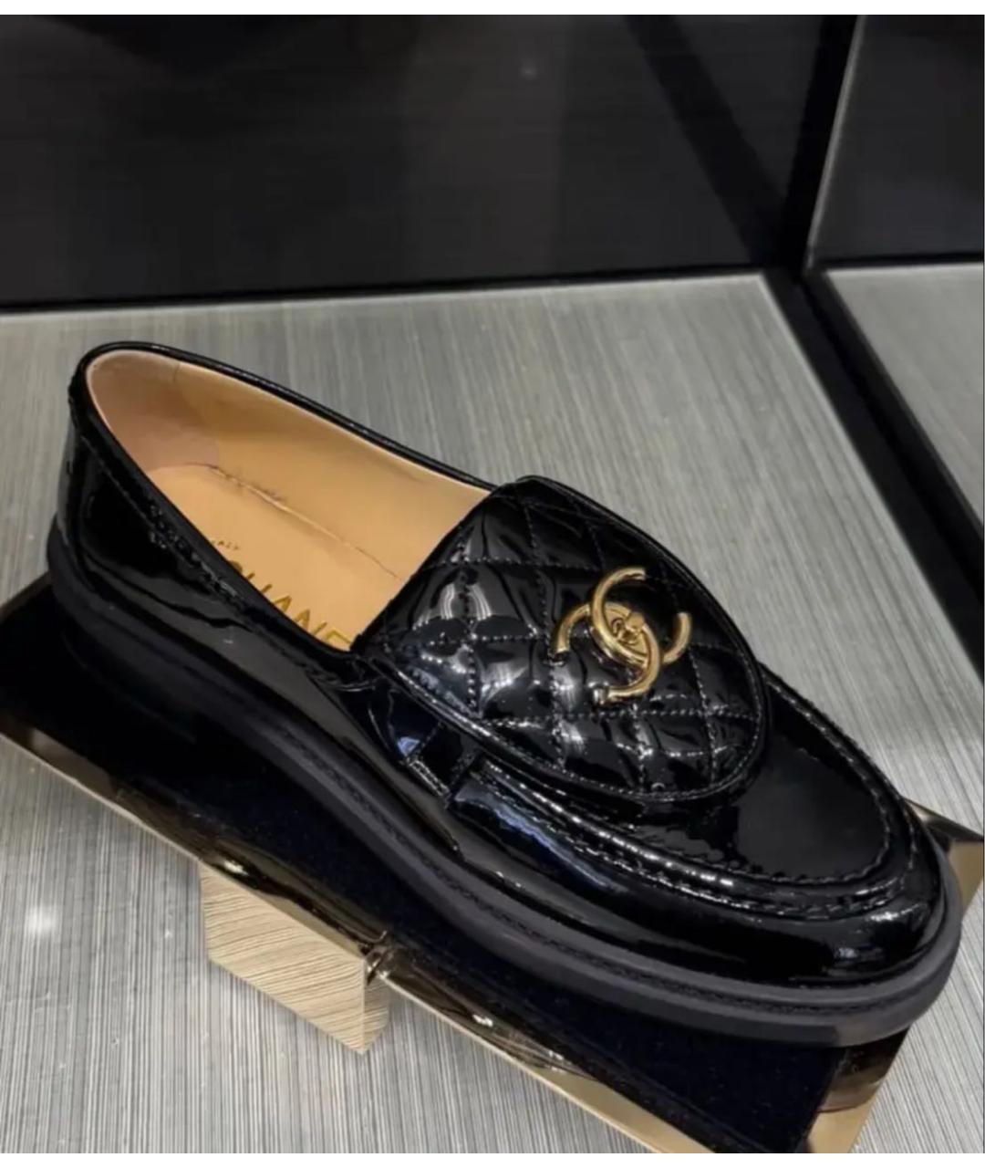 CHANEL Черные лоферы из лакированной кожи, фото 2