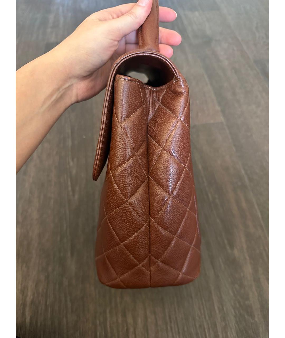 CHANEL Коричневая кожаная сумка с короткими ручками, фото 3