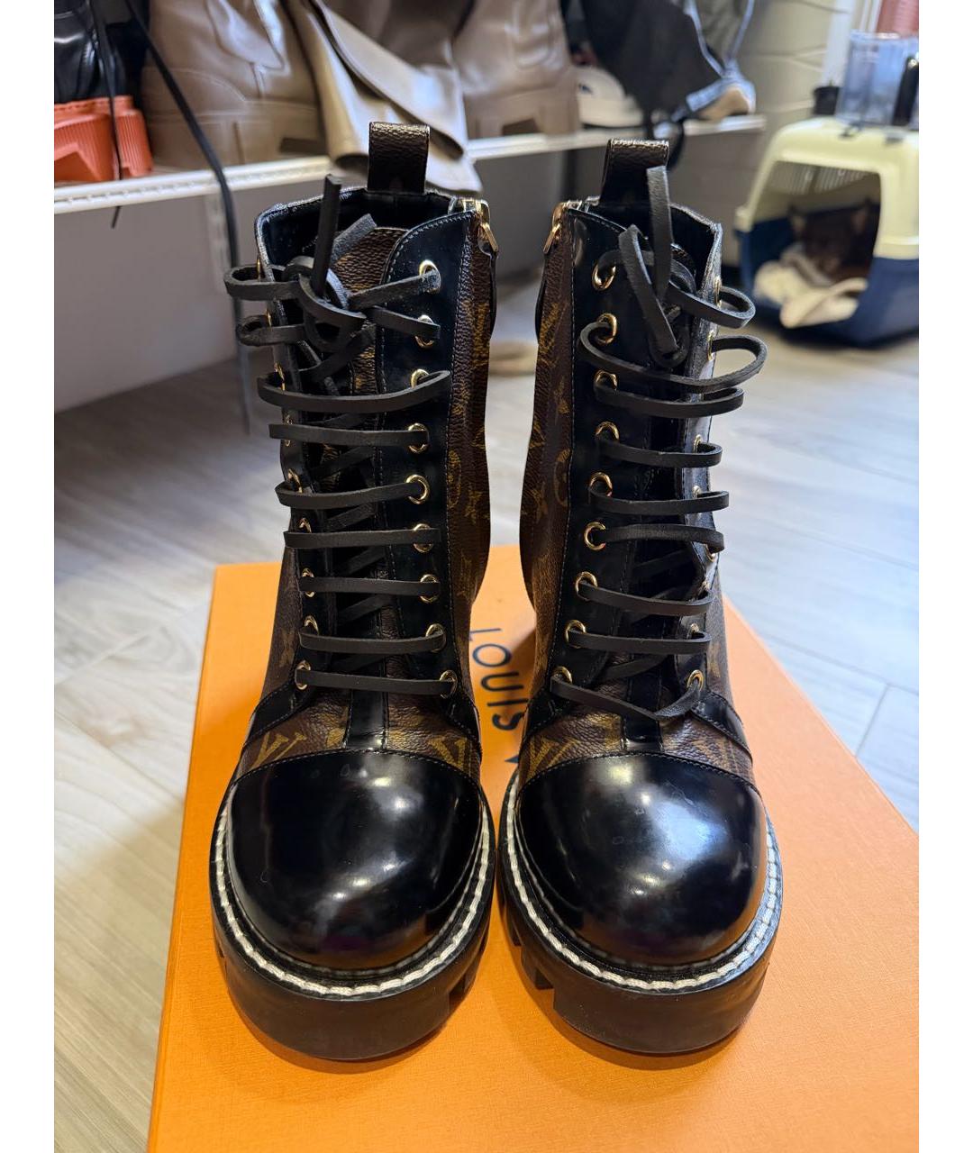 LOUIS VUITTON Коричневые ботильоны, фото 3