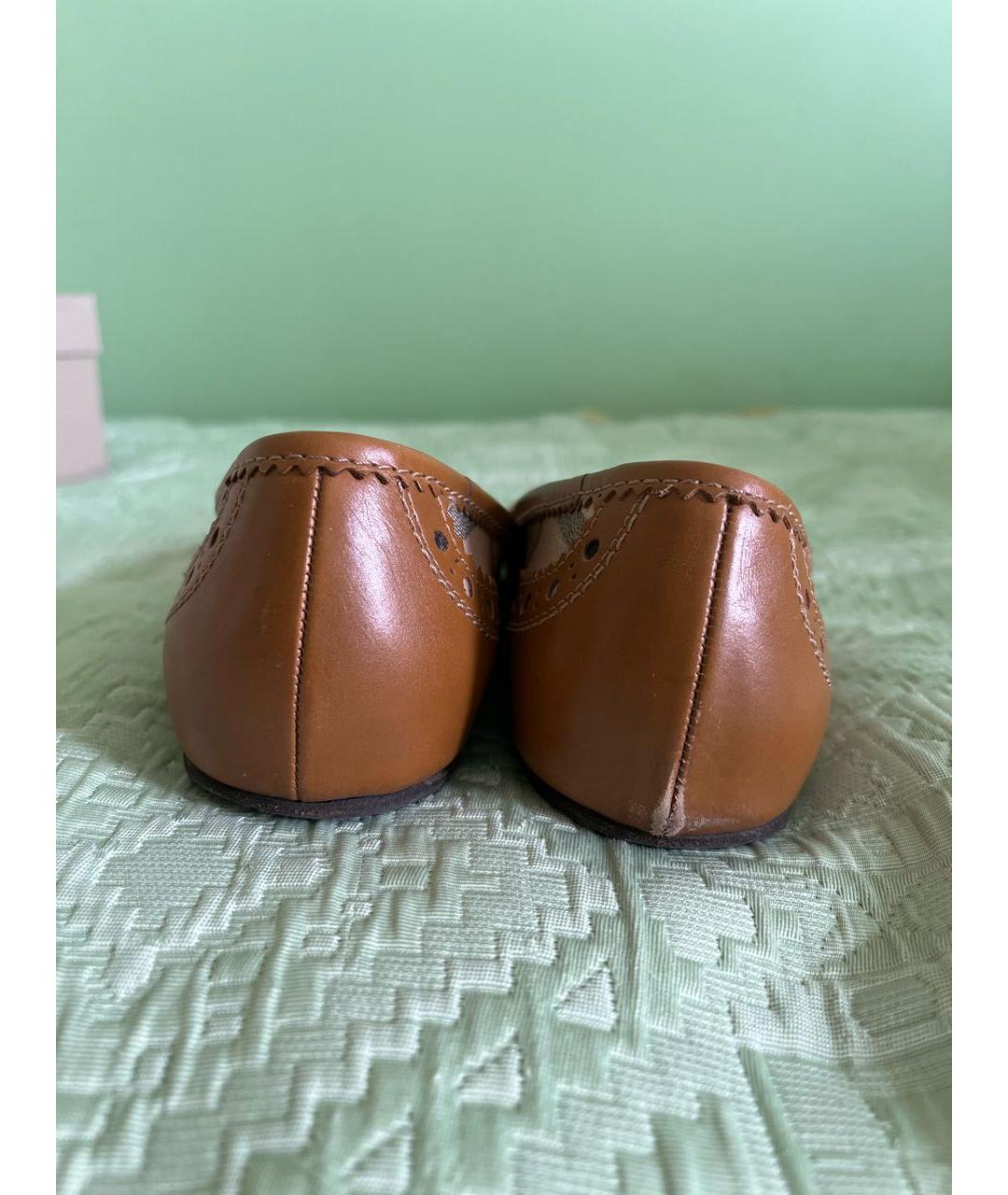 BURBERRY Горчичные кожаные балетки, фото 4