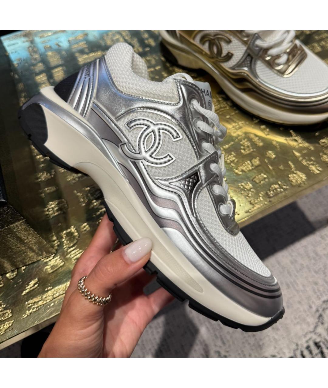CHANEL Серебряные кожаные кроссовки, фото 2