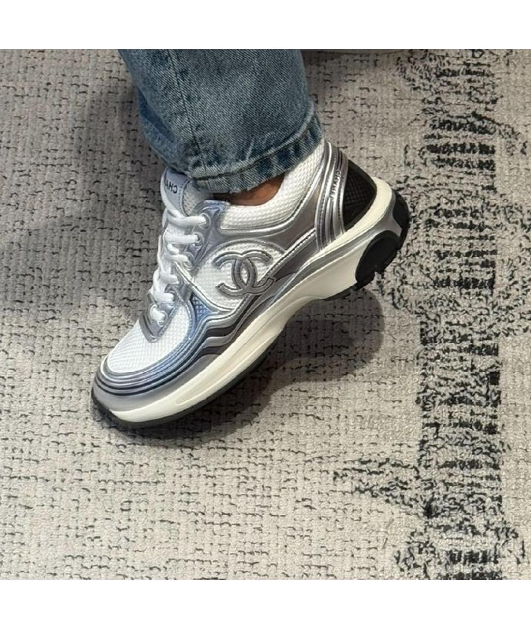 CHANEL Серебряные кожаные кроссовки, фото 4