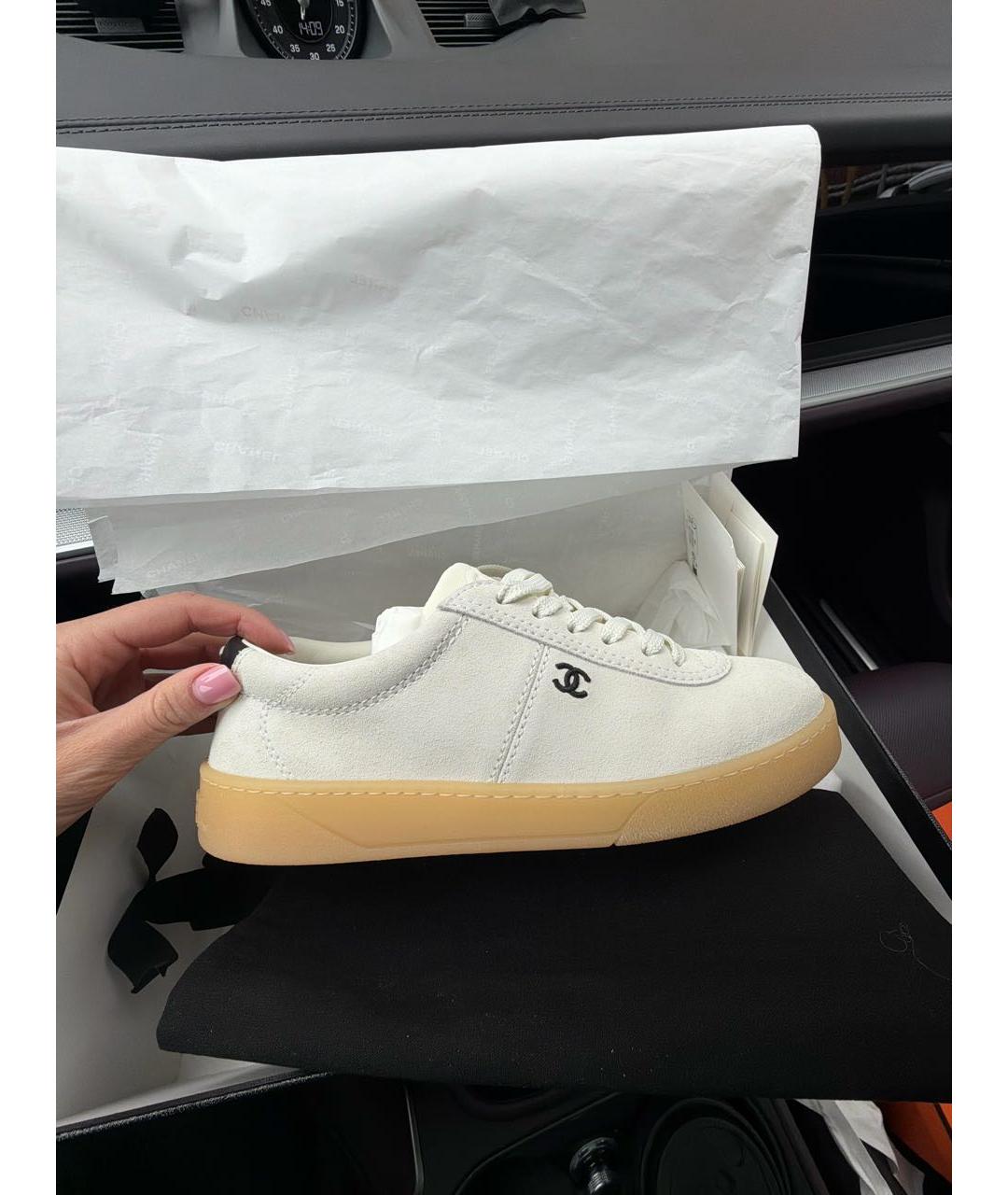CHANEL Белые замшевые кеды, фото 5