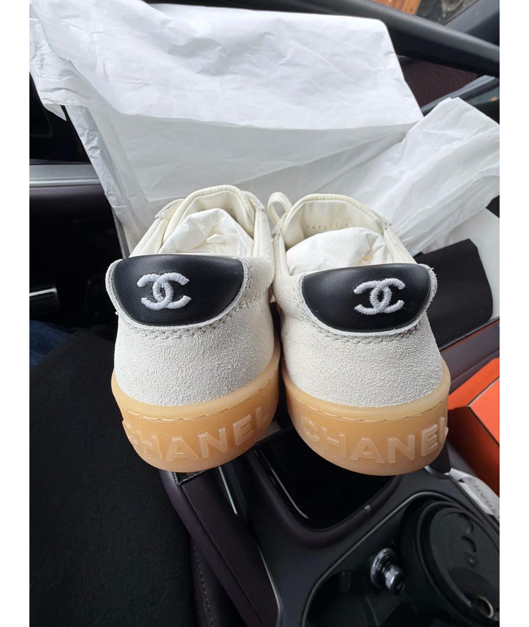 CHANEL Белые замшевые кеды, фото 4