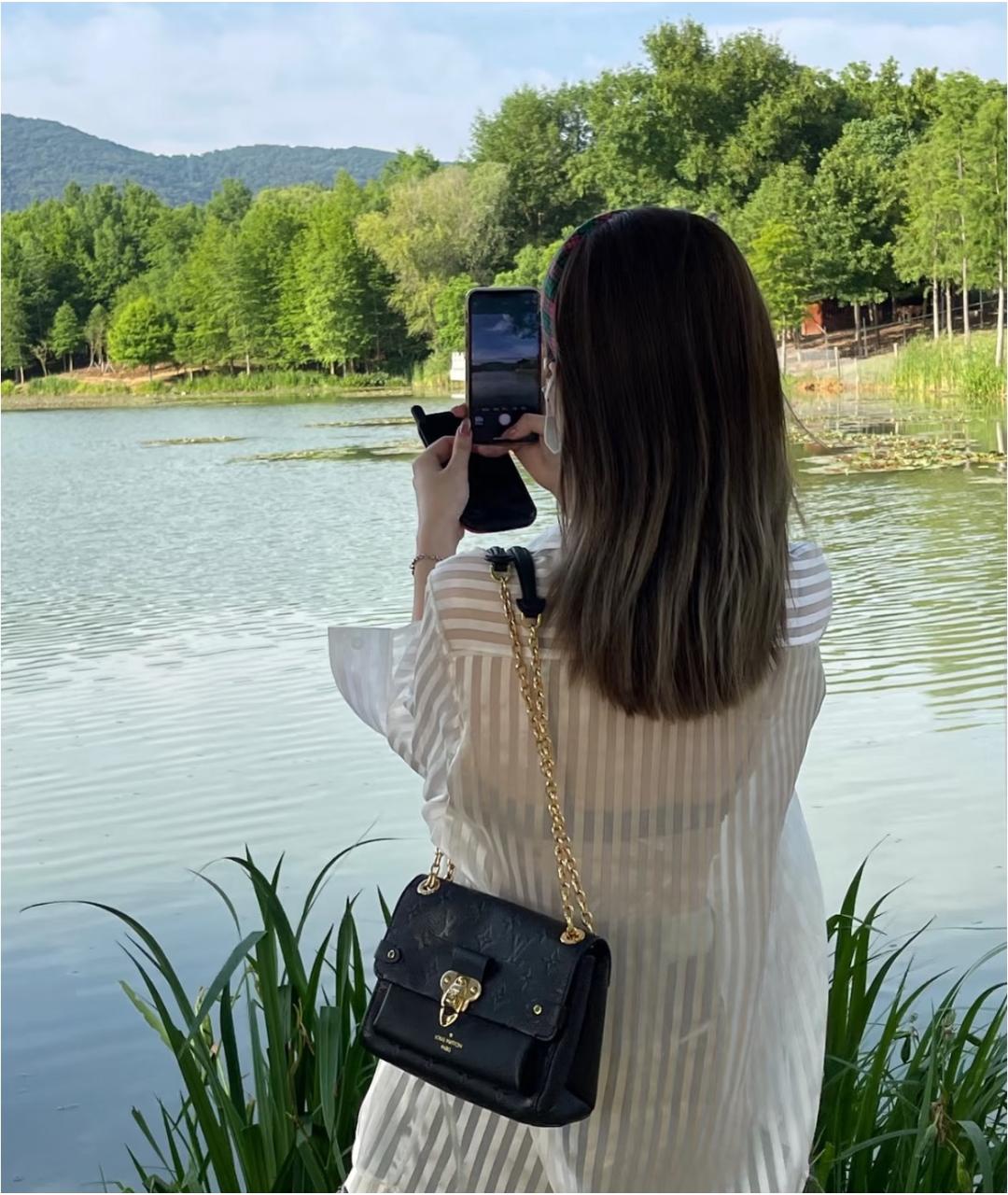 LOUIS VUITTON Черная кожаная сумка через плечо, фото 6