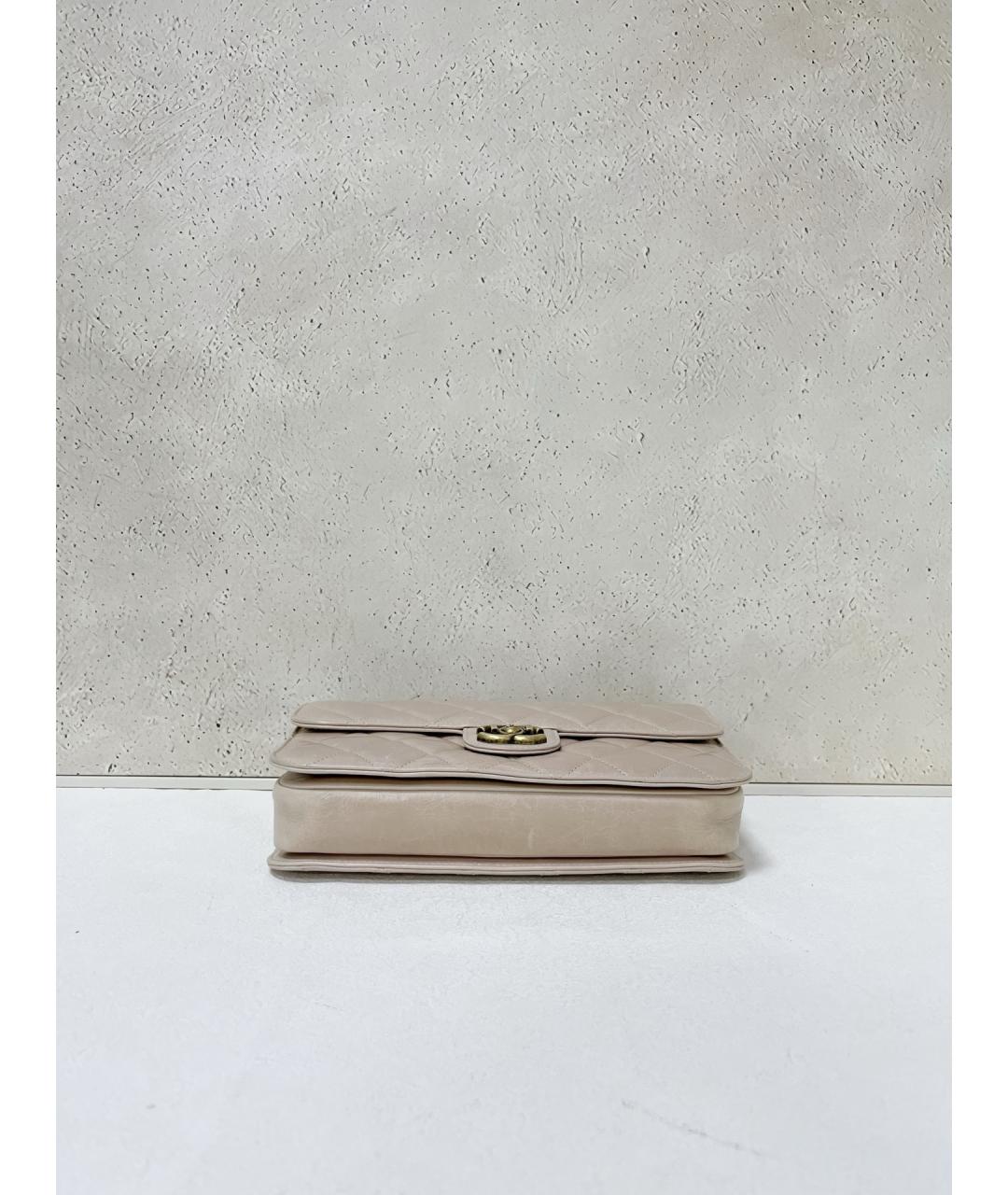 CHANEL Бежевая кожаная сумка через плечо, фото 5