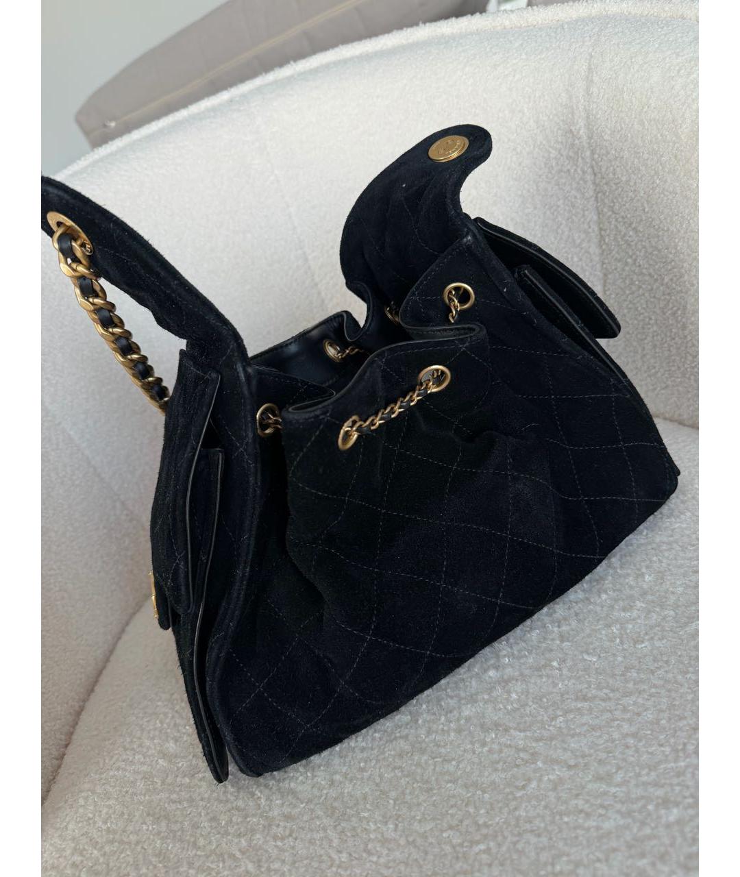 CHANEL Черная замшевая сумка с короткими ручками, фото 6