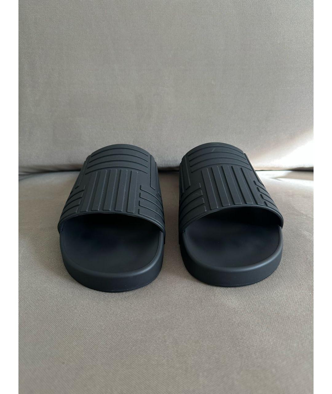 BOTTEGA VENETA Черные резиновые шлепанцы, фото 2