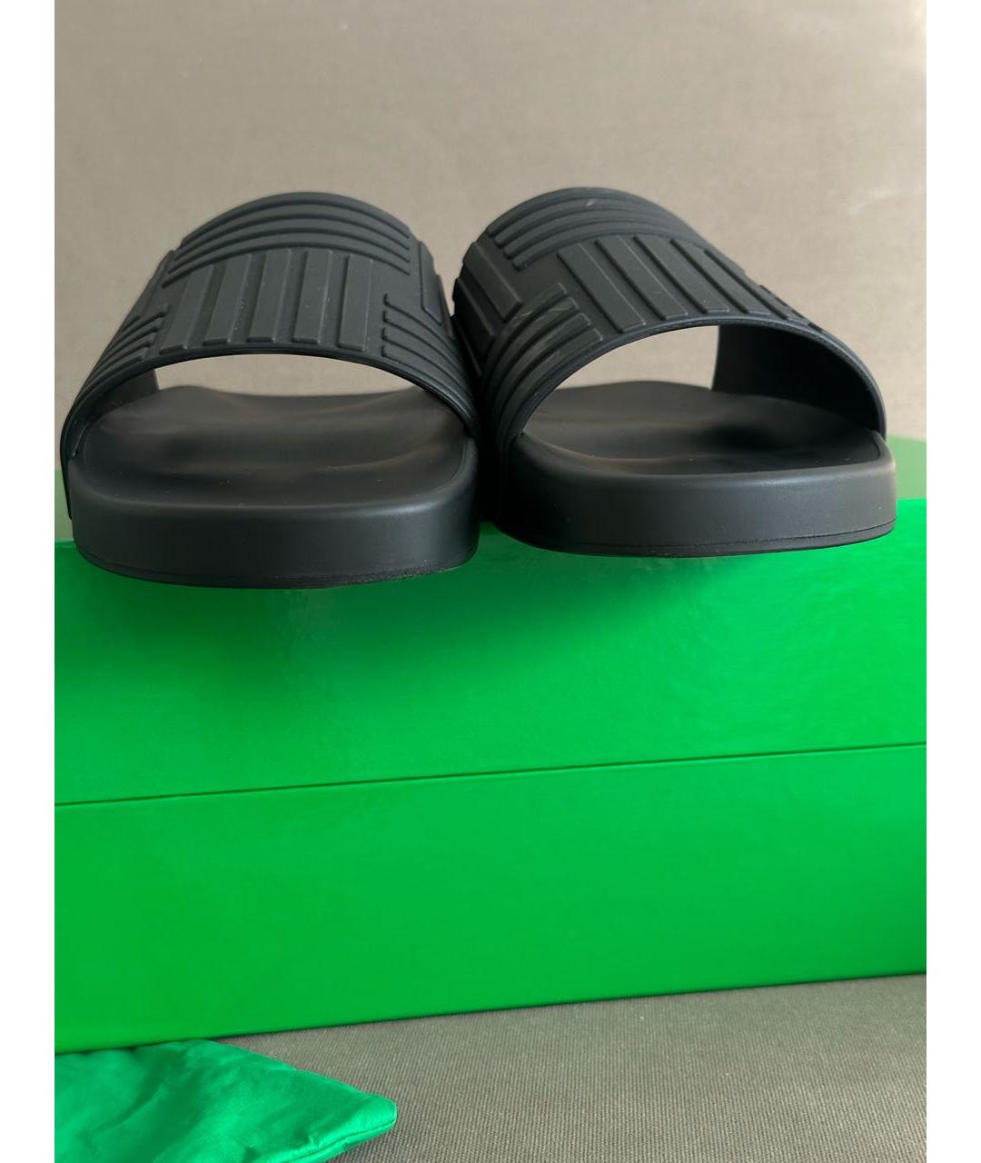BOTTEGA VENETA Черные резиновые шлепанцы, фото 6