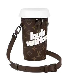 LOUIS VUITTON Сумка на плечо