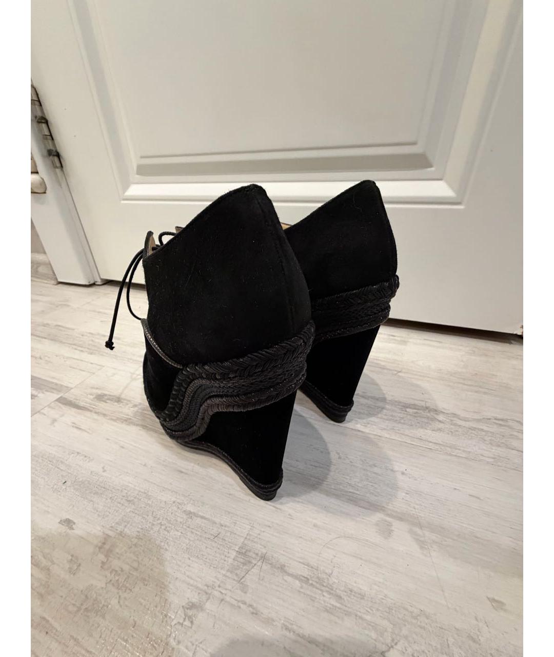 CHRISTIAN LOUBOUTIN Черные замшевые ботильоны, фото 4