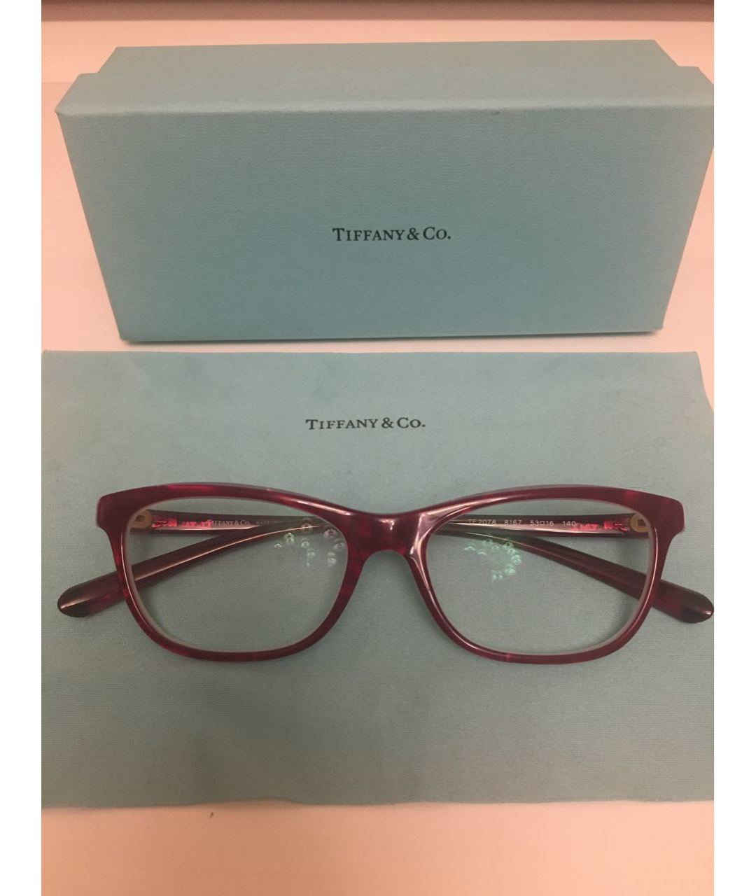 TIFFANY&CO Бордовые пластиковые солнцезащитные очки, фото 9