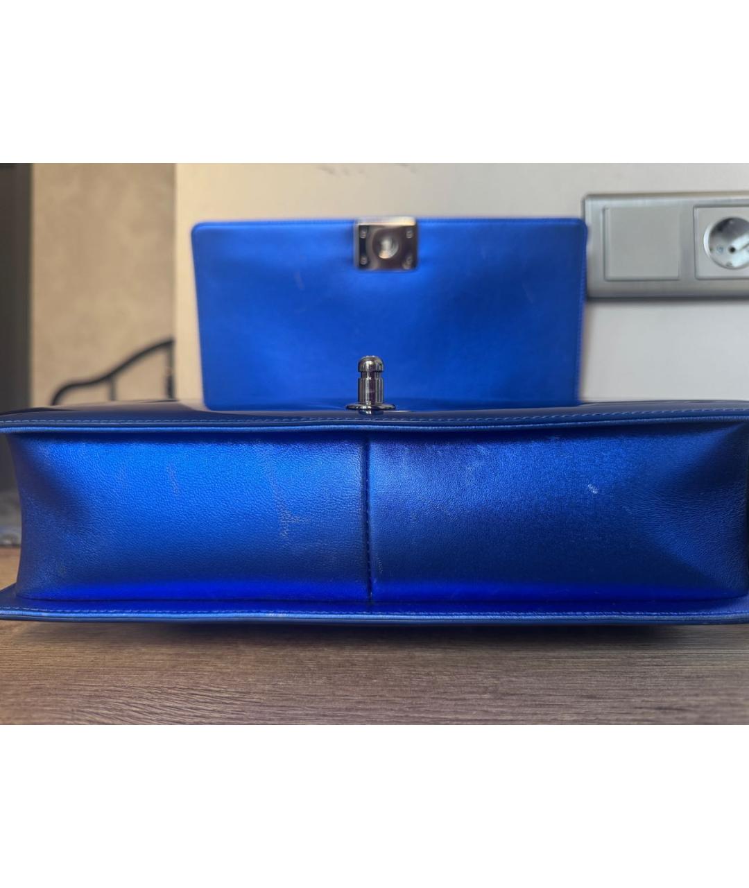 CHANEL Синяя сумка через плечо из лакированной кожи, фото 6