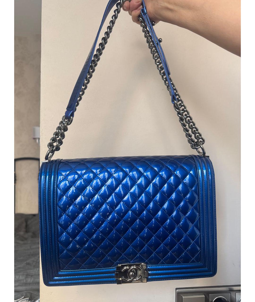 CHANEL Синяя сумка через плечо из лакированной кожи, фото 7